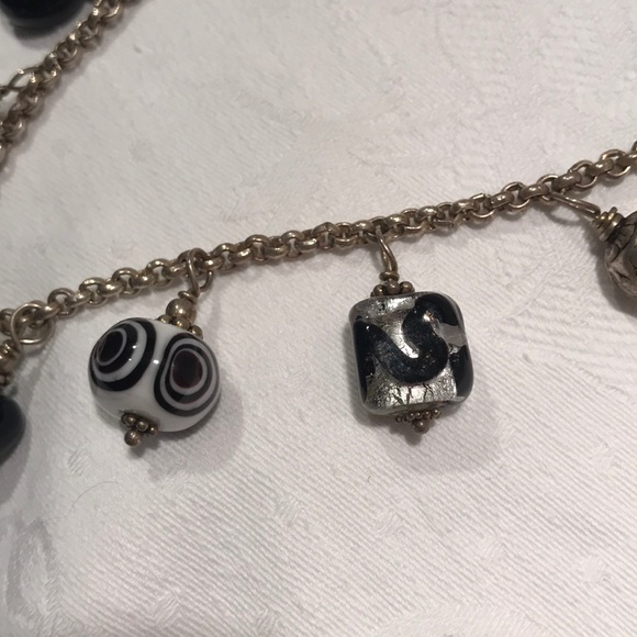 Artisan Glass bead necklace in black and white - Picture 6 of 16